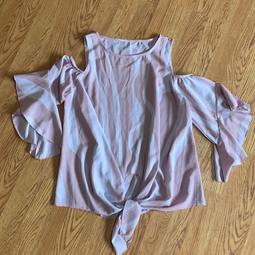 🔥 cute off shoulder shirt
